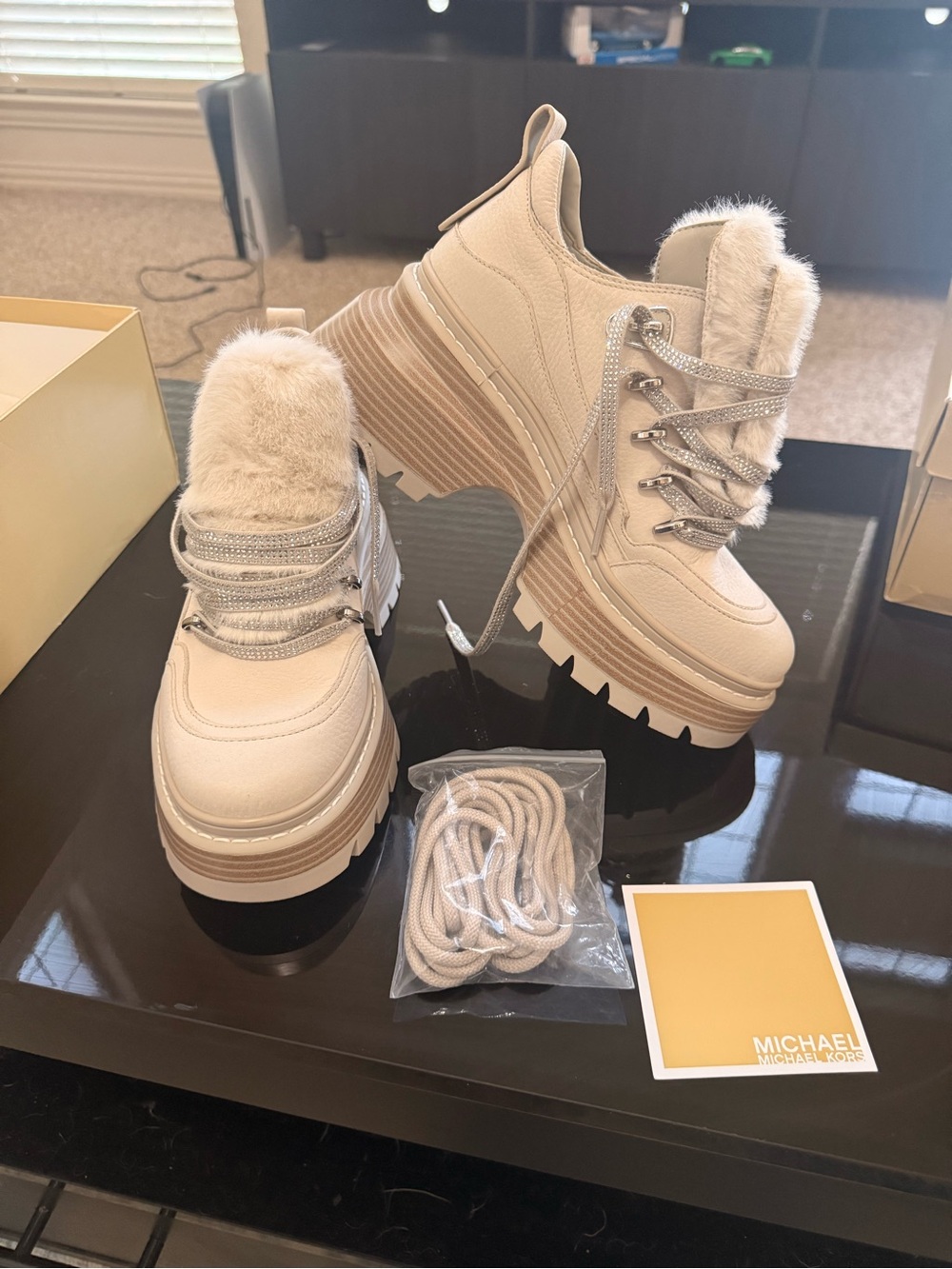 Michael Kors Shiloh Lug Sole Platform Sneakers Women’s New In Box - Picture 3 of 6